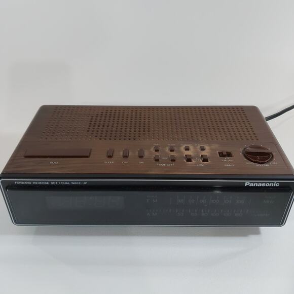 Vintage Panasonic Simulated‎ Wood Cabinet AM/FM Alarm Clock RC-6210 - Picture 2 of 8